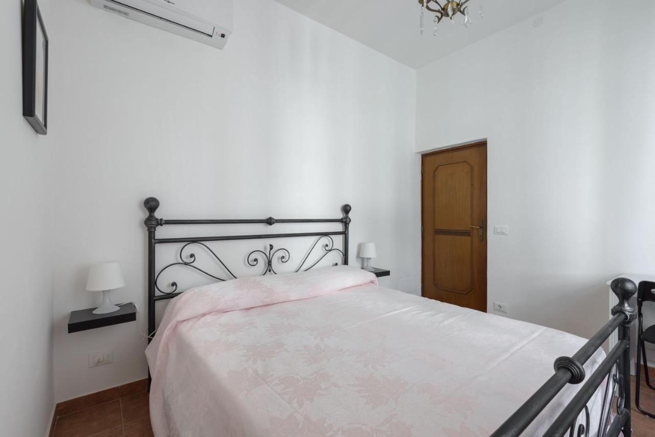 Cornelia Penthouse Bed & Breakfast Рим Екстериор снимка